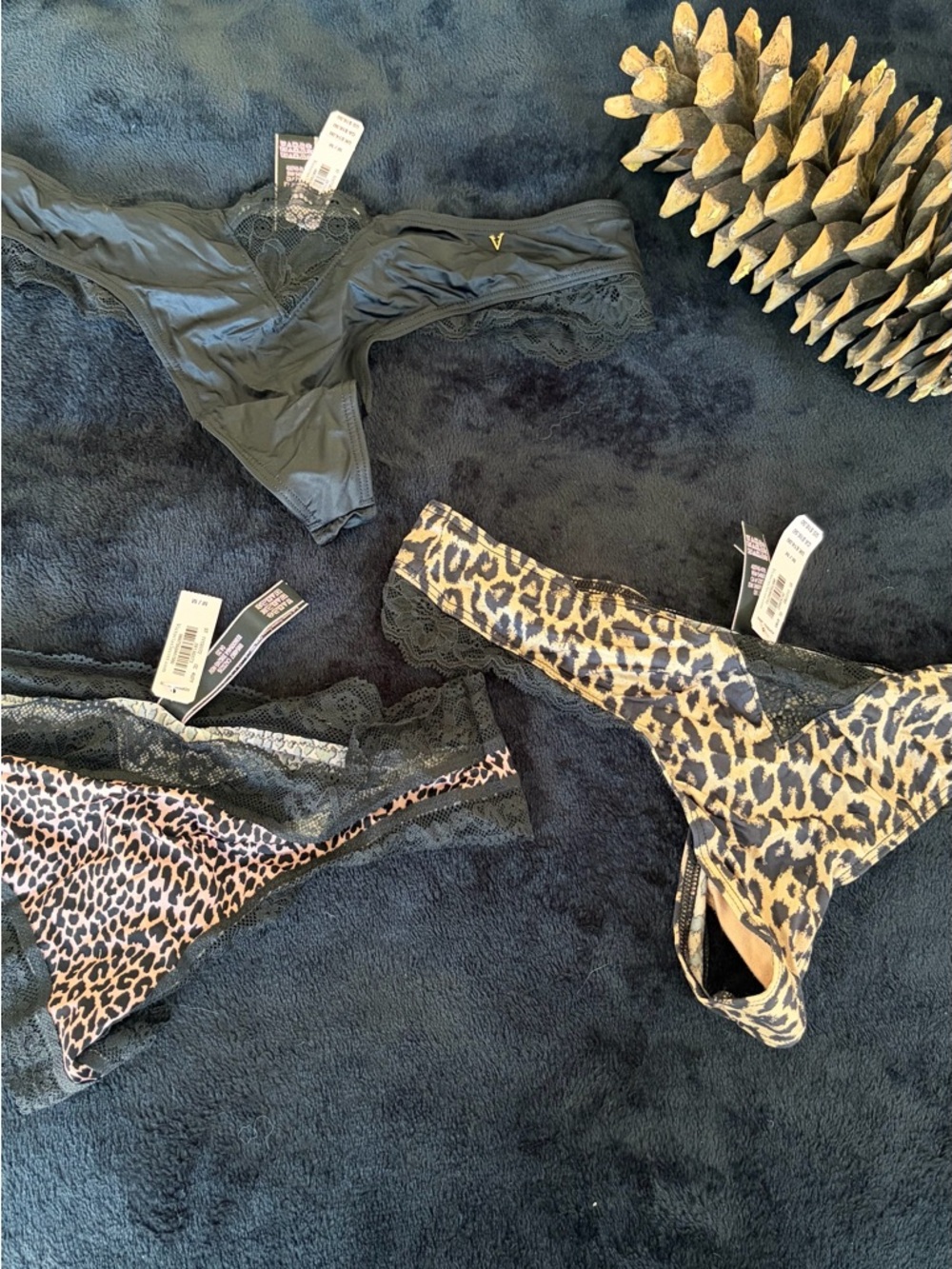 NWT Victoria's Secret Black & Leopard-Print Lace Thong Trio
